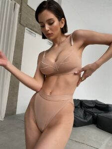 Бюстгальтер-топ Viviene Brand Nude одинарная чашка