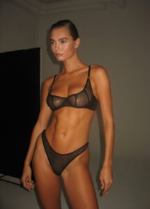 Бюстгальтер Lola Black