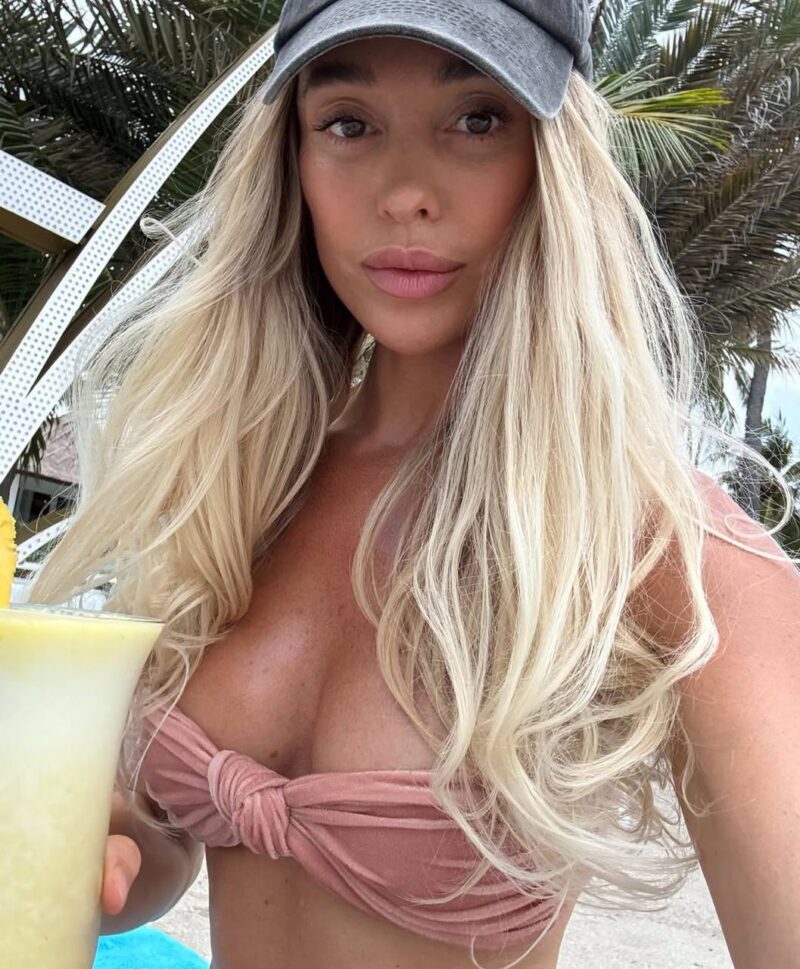 Топ-бандо с узлом бархатный нюдовый