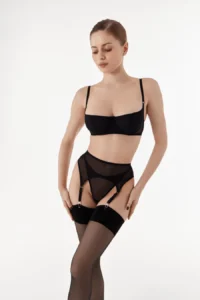Трусики-стринги V Mesh Black