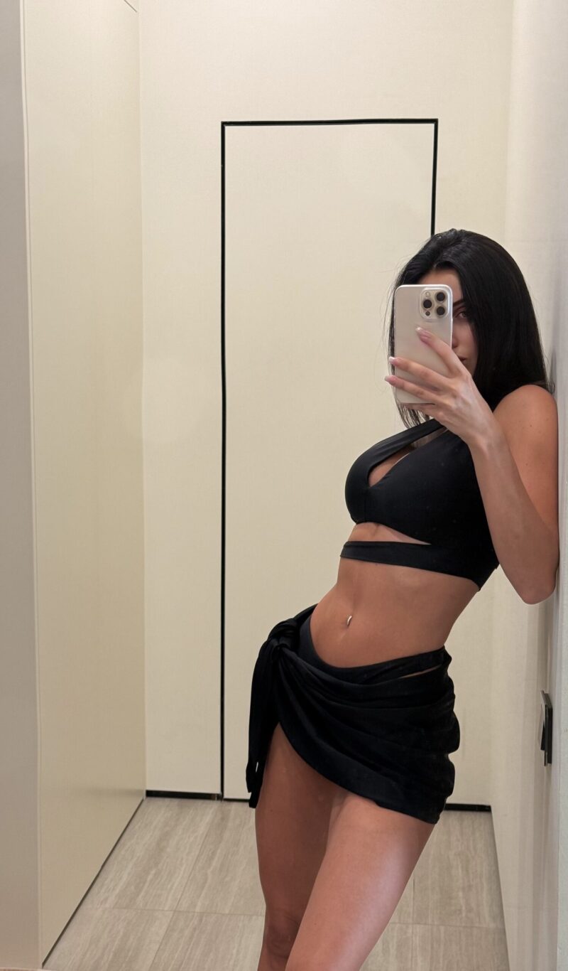 Топ GORGEOUS Black