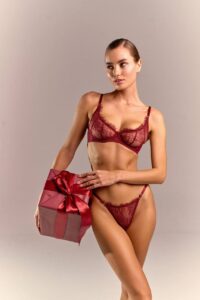 Трусики-стринги Lila Burgundi