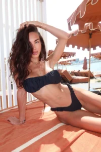 Топ Daphna Black
