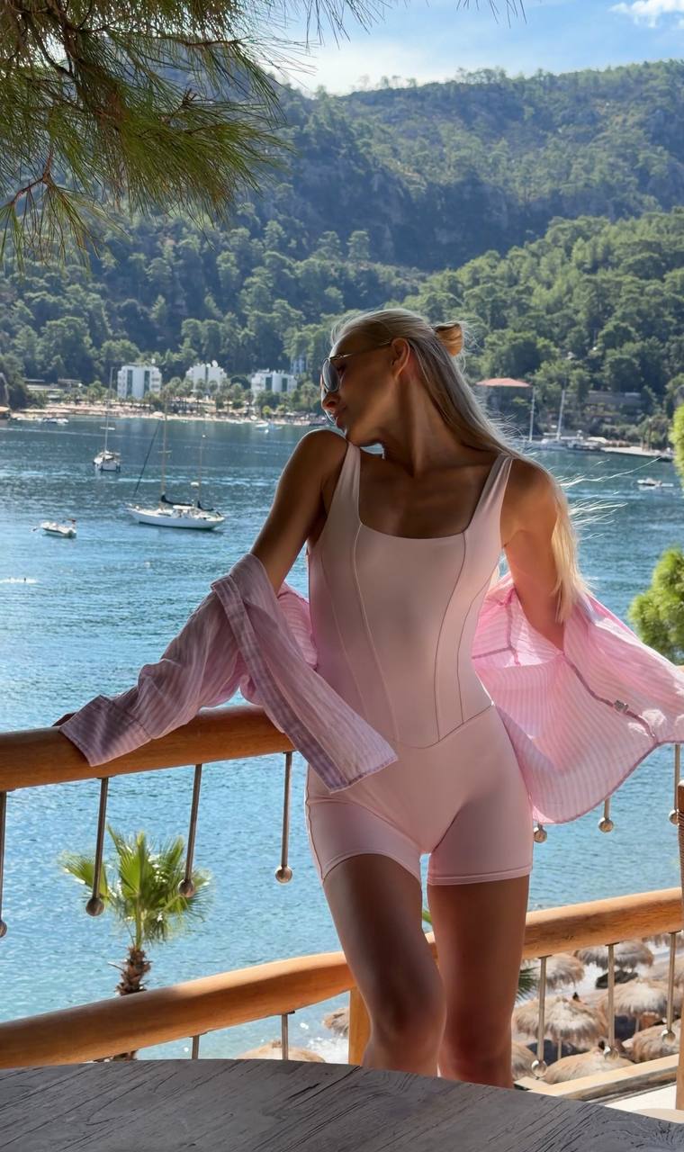 Комбинезон EG SHORT BABY PINK