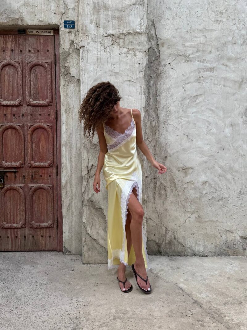 Платье с кружевом Lemon