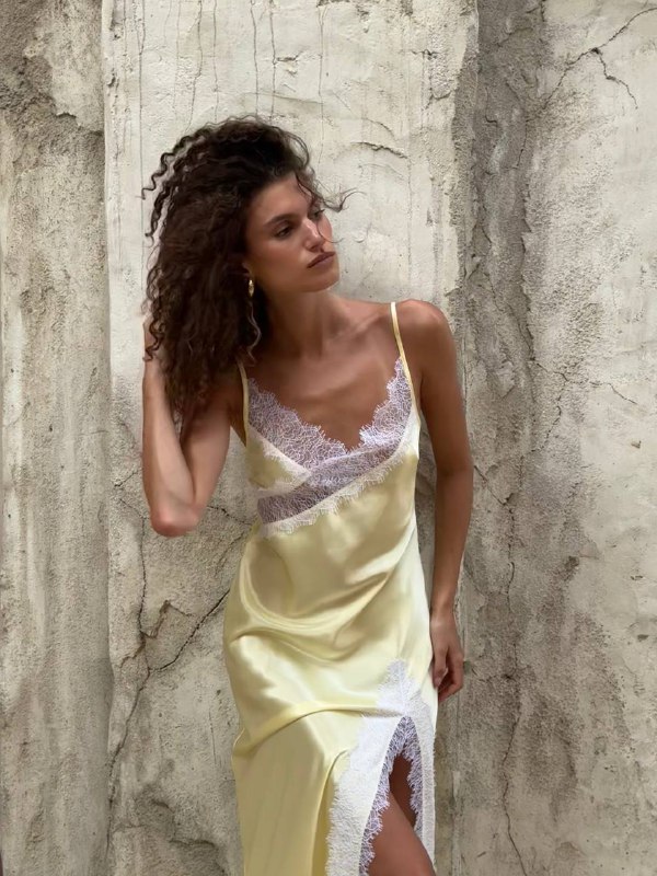 Платье с кружевом Lemon