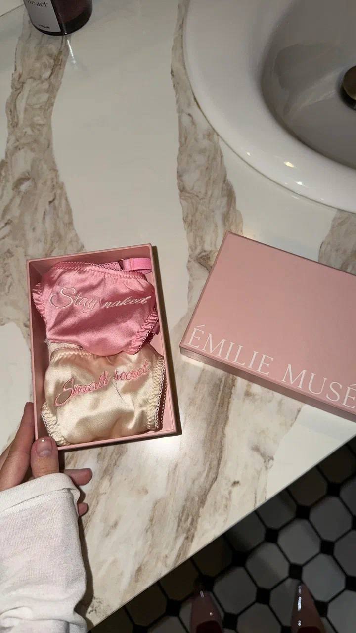 Набор из 2-х трусиков-стрингов EM Naked Pink / Secret Milk