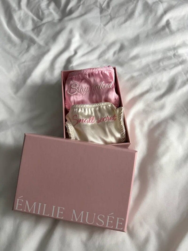 Набор из 2-х трусиков-стрингов EM Naked Pink / Secret Milk