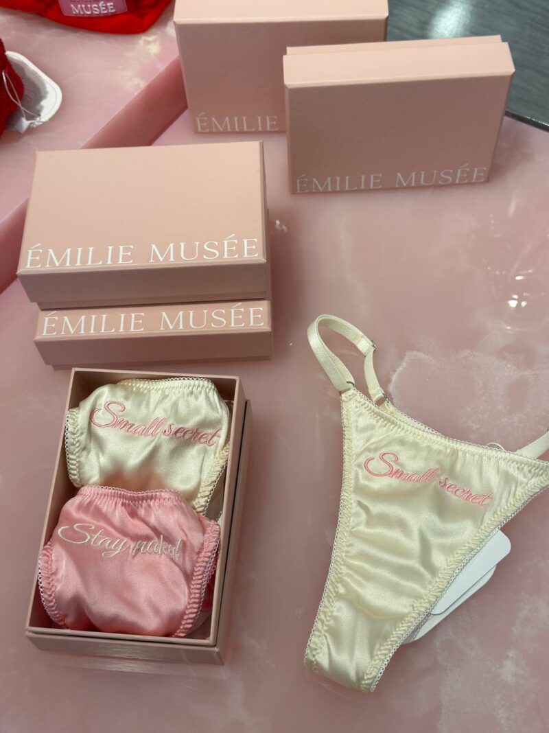 Набор из 2-х трусиков-стрингов EM Naked Pink / Secret Milk