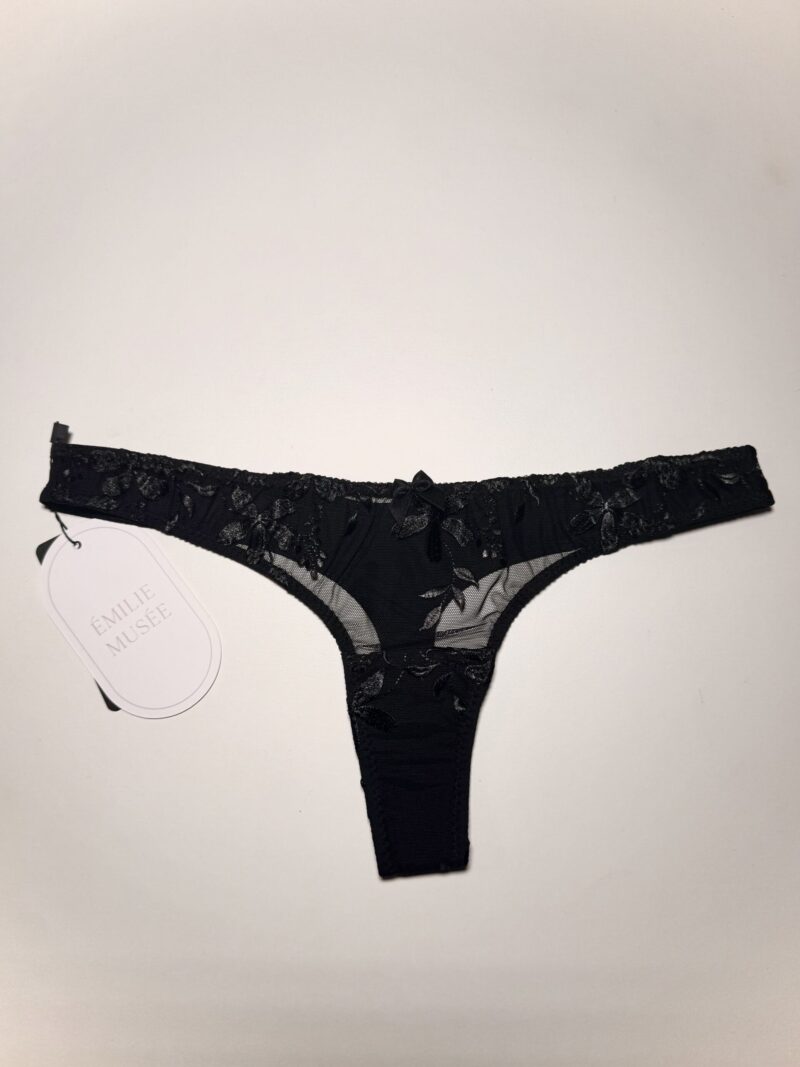 Трусики-стринги Black Flowers