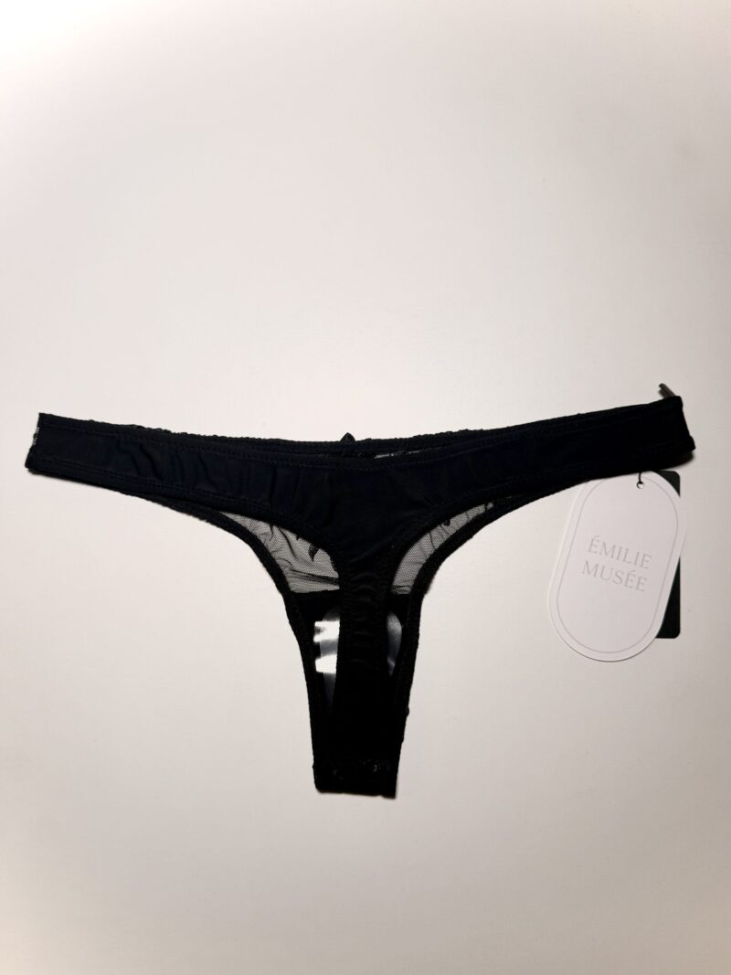 Трусики-стринги Black Flowers