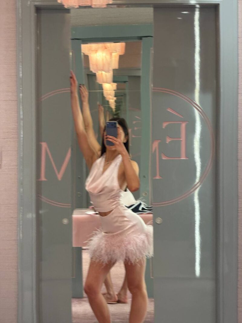 Костюм с юбкой Belle Pink