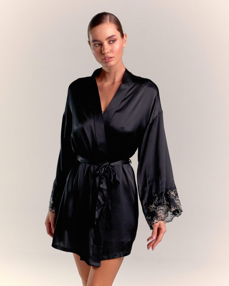 Халат из шёлка Mademoiselle Soie Black Халат из шёлка Mademoiselle Soie Black