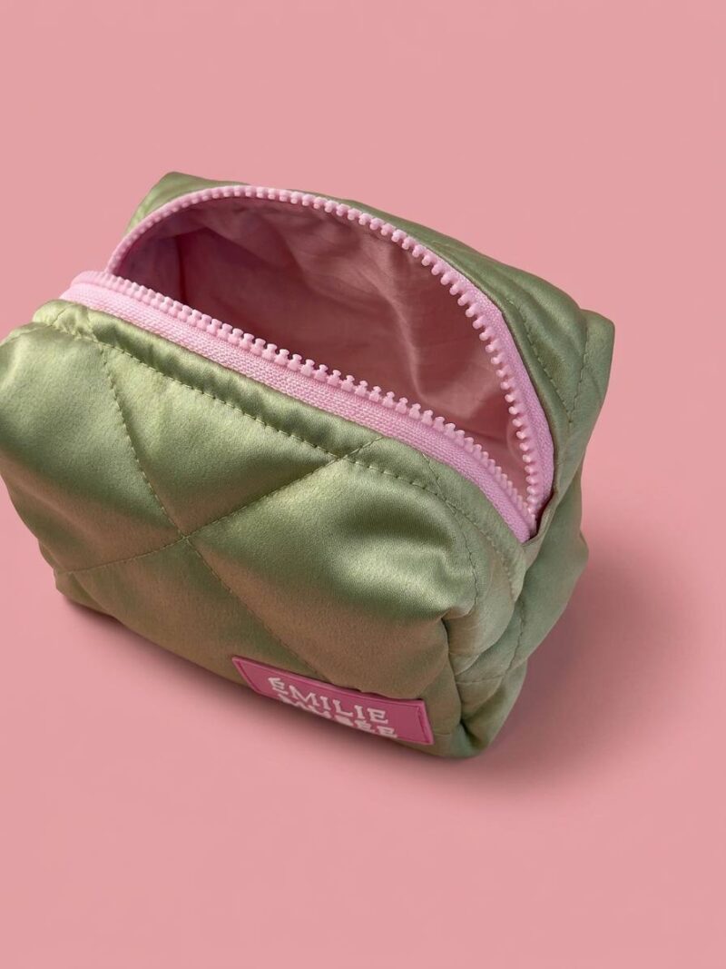 Косметичка из атласа Green