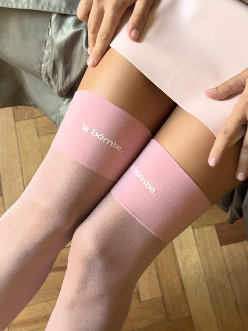 Чулки-гольфы LA BÓMBE Logomania Pink